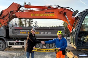 Thor Myrvang Gravefirma øker engasjementet i klubben og blir enda mer synlig i hallen